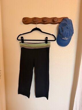 Cotton Victoria's Secret Black Capri Leggings with Multicolor Striped Waistband